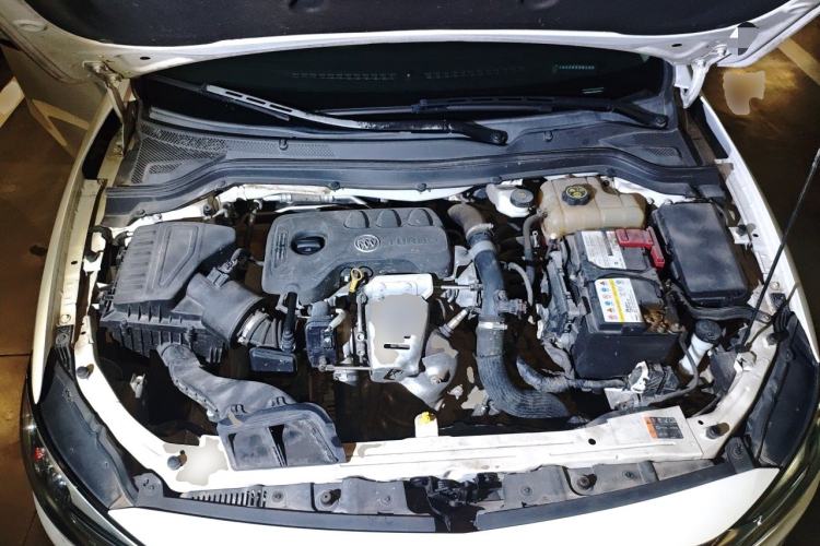 Used Buick GT 2018 15T Dual-Clutch Elite Model China V Standard Engine Bay