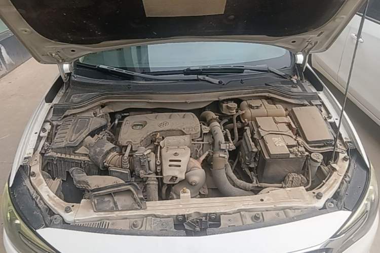 Used Buick GT 2018 15T Dual-Clutch Elite Model China V Standard Engine Bay
