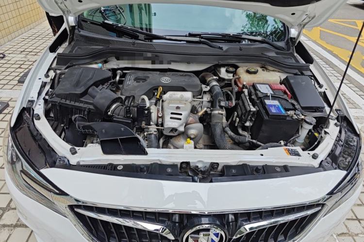 Used Buick GT 2018 15T Dual-Clutch Elite Model China V Standard Engine Bay