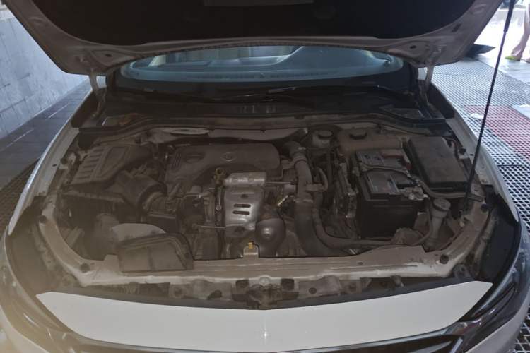 Used Buick GT 2018 15T Dual-Clutch Elite Model China V Standard Engine Bay