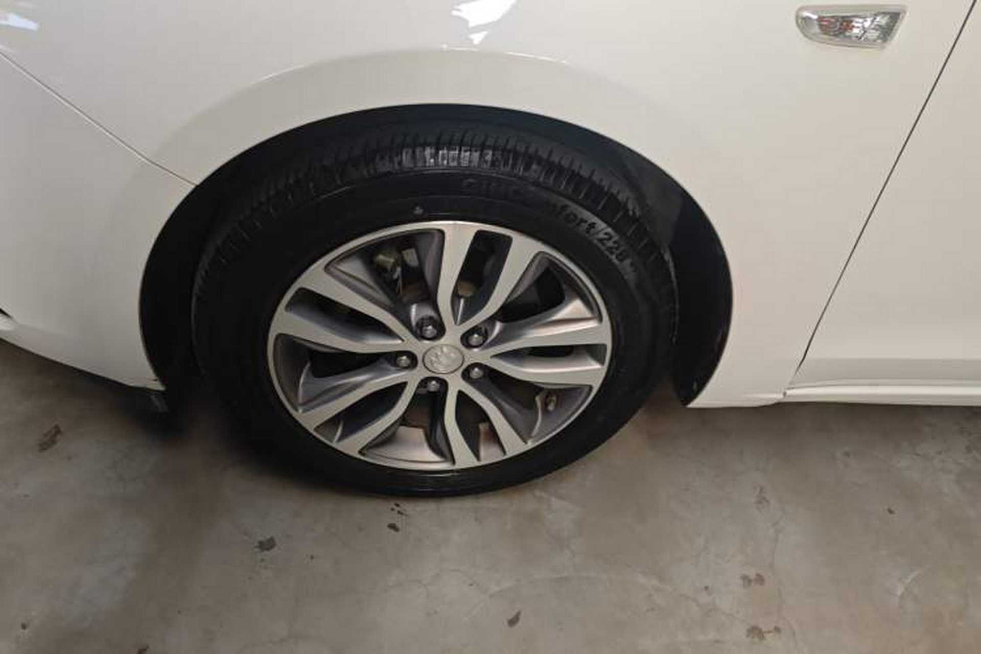 Used Buick GT 2018 18T Automatic Elite Model Exterior 2