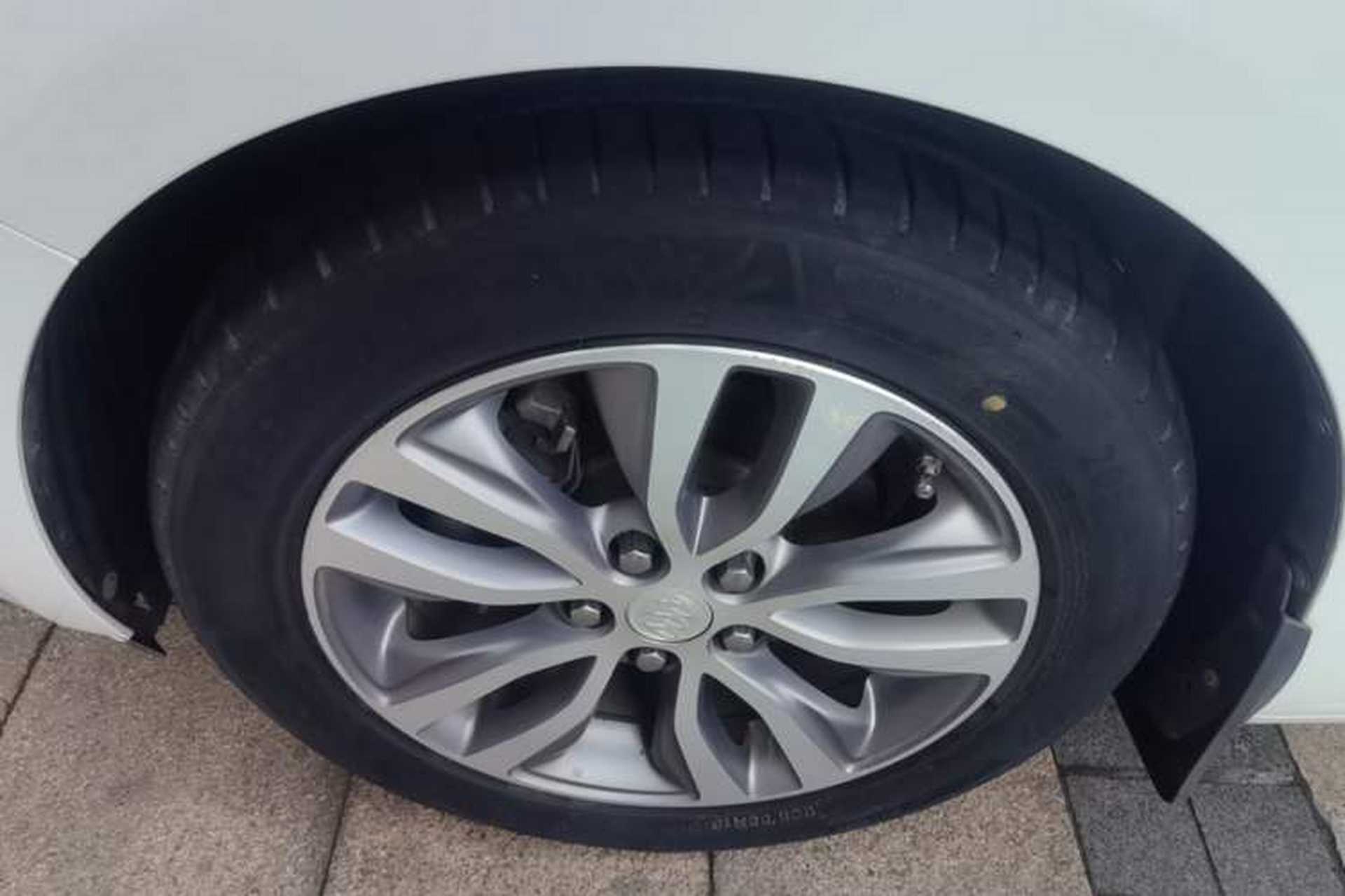 Used Buick GT 2018 18T Automatic Elite Model Exterior 2