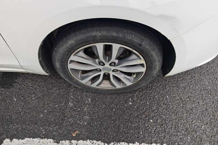 Used Buick GT 2018 18T Automatic Elite Model Exterior 4