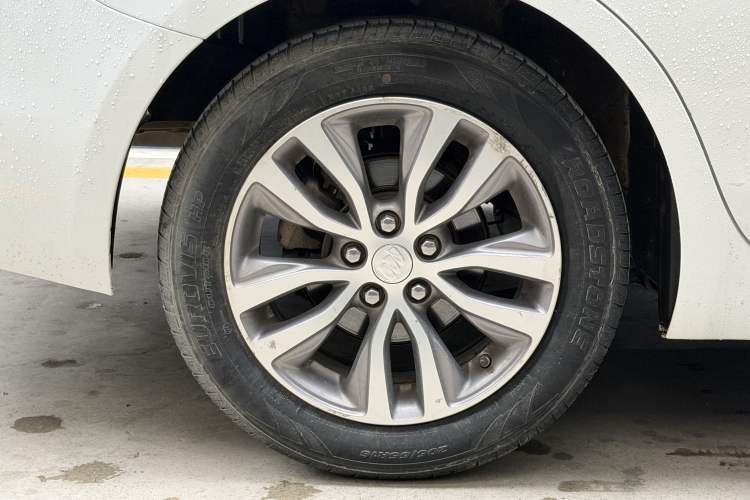 Used Buick GT 2018 18T Automatic Elite Model Exterior 5