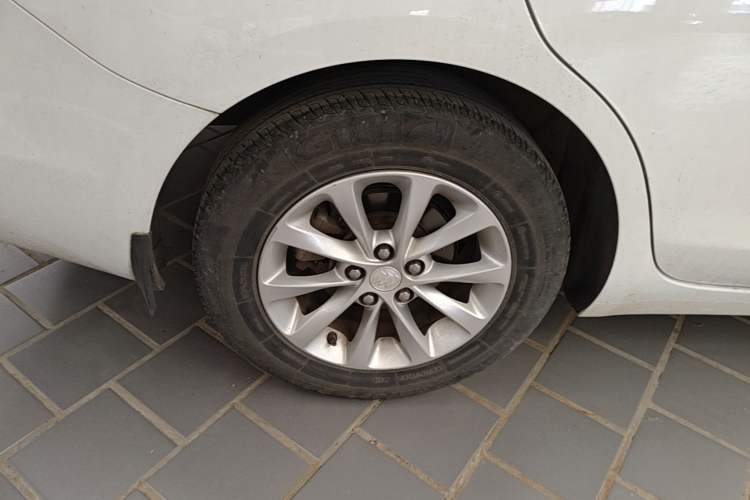 Used Buick GT 2018 15T Manual Entry-Level Version China V Standard Exterior 5