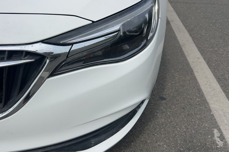 Used Buick GT 2018 18T Automatic Elite Model Exterior 9
