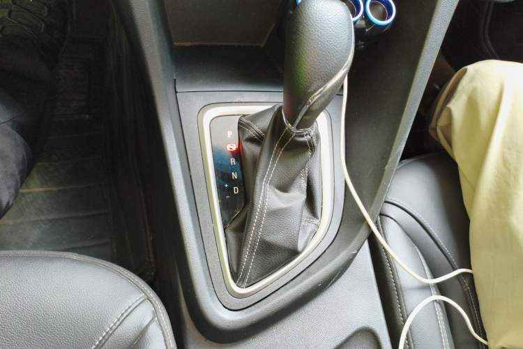 Used Buick GT 2018 18T Automatic Elite Model Gear Lever