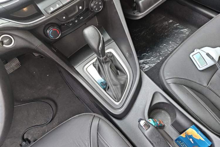 Used Buick GT 2018 18T Automatic Elite Model Gear Lever