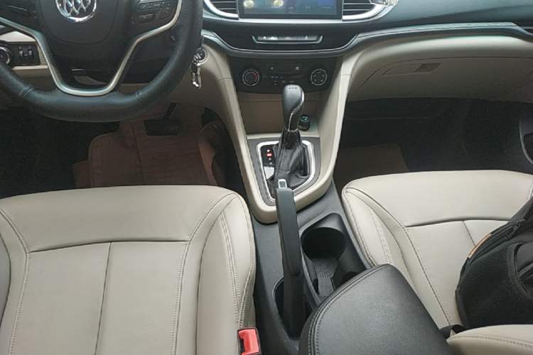 Used Buick GT 2018 15T Dual-Clutch Elite Model China V Standard Gear Lever