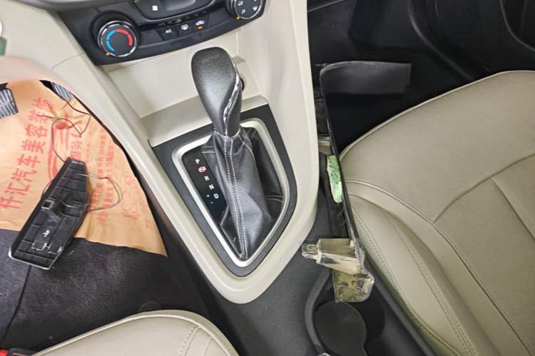 Used Buick GT 2018 15T Dual-Clutch Elite Model China V Standard Gear Lever