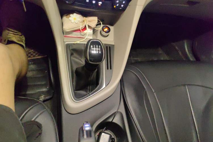 Used Buick GT 2018 15T Manual Elite Version China V Standard Gear Lever