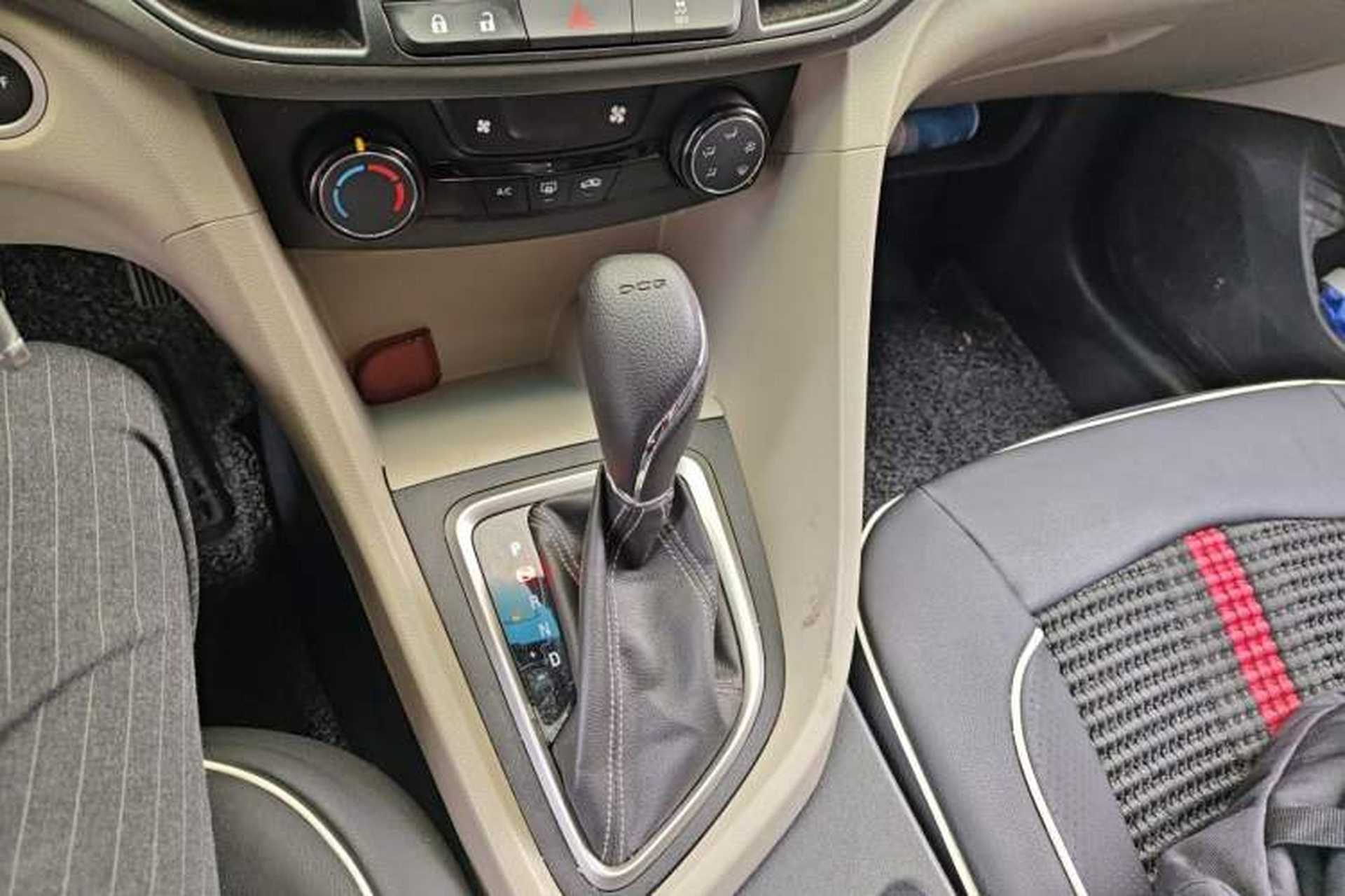 Used Buick GT 2018 15T Dual-Clutch Elite Model China V Standard Gear Lever