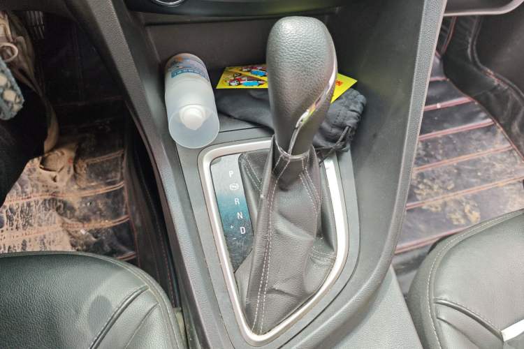 Used Buick GT 2018 18T Automatic Elite Model Gear Lever