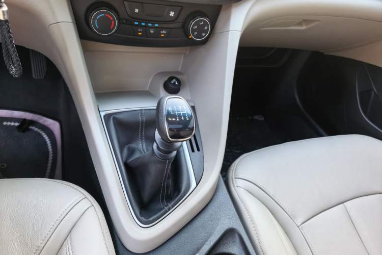 Used Buick GT 2018 15T Manual Elite Version China V Standard Gear Lever