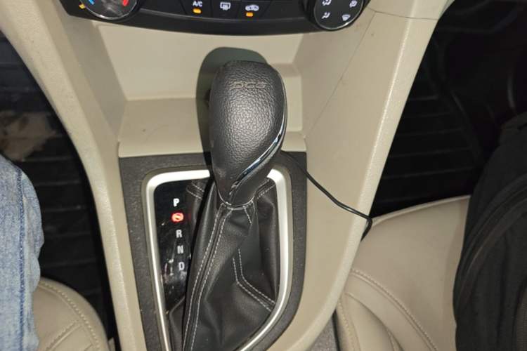Used Buick GT 2018 15T Dual-Clutch Elite Model China V Standard Gear Lever