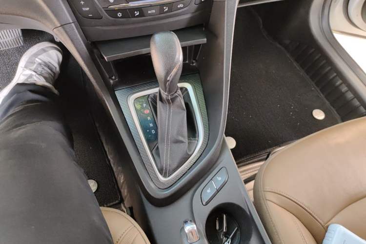 Used Buick GT 2018 18T Automatic Flagship Model Gear Lever