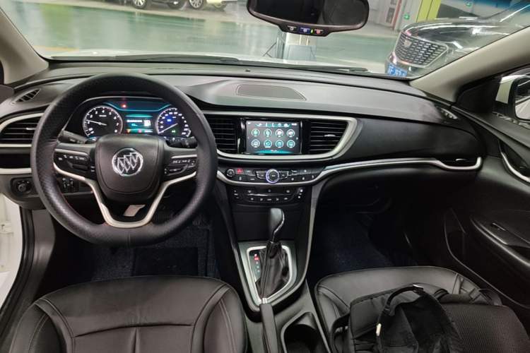 Used Buick GT 2018 18T Automatic Elite Model Gear Lever