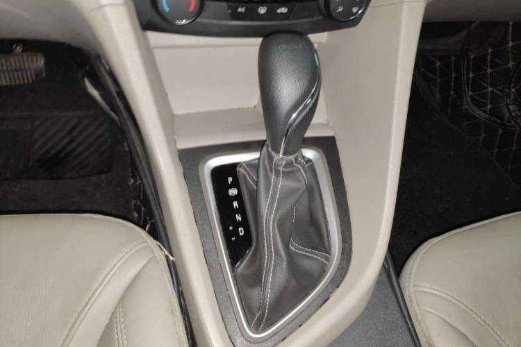 Used Buick GT 2018 15T Dual-Clutch Elite Model China V Standard Gear Lever