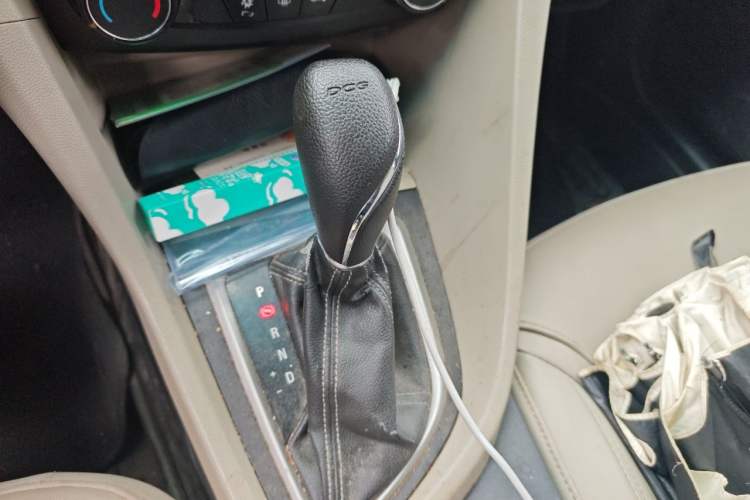 Used Buick GT 2018 15T Dual-Clutch Elite Model China V Standard Gear Lever
