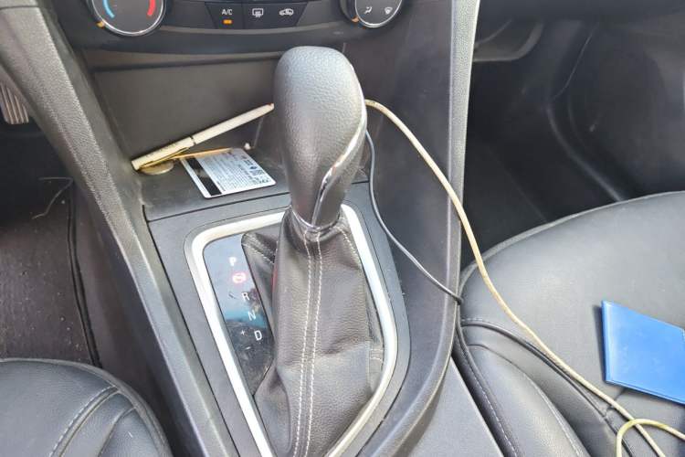 Used Buick GT 2018 18T Automatic Elite Model Gear Lever
