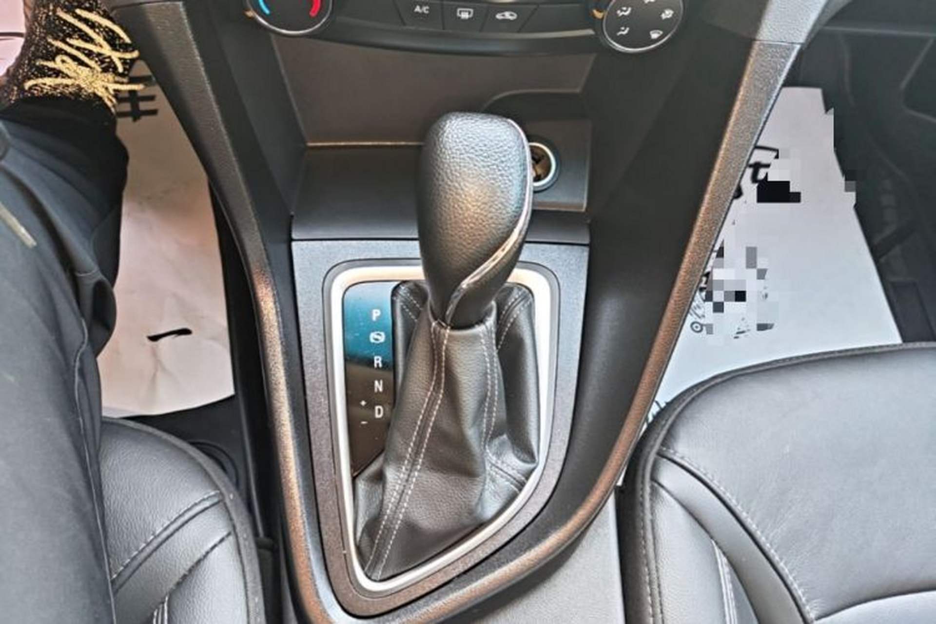 Used Buick GT 2018 18T Automatic Elite Model Gear Lever