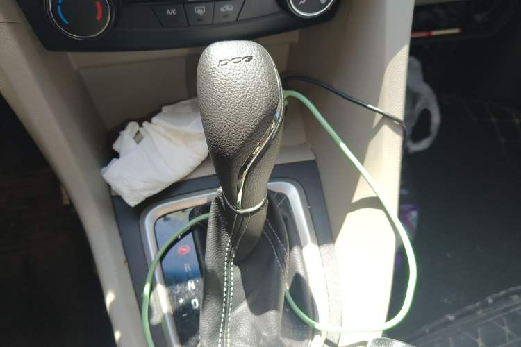 Used Buick GT 2018 15T Dual-Clutch Elite Model China V Standard Gear Lever