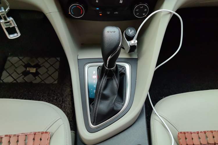 Used Buick GT 2018 15T Dual-Clutch Elite Model China V Standard Gear Lever