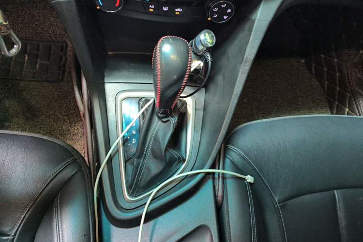 Used Buick GT 2018 18T Automatic Elite Model Gear Lever