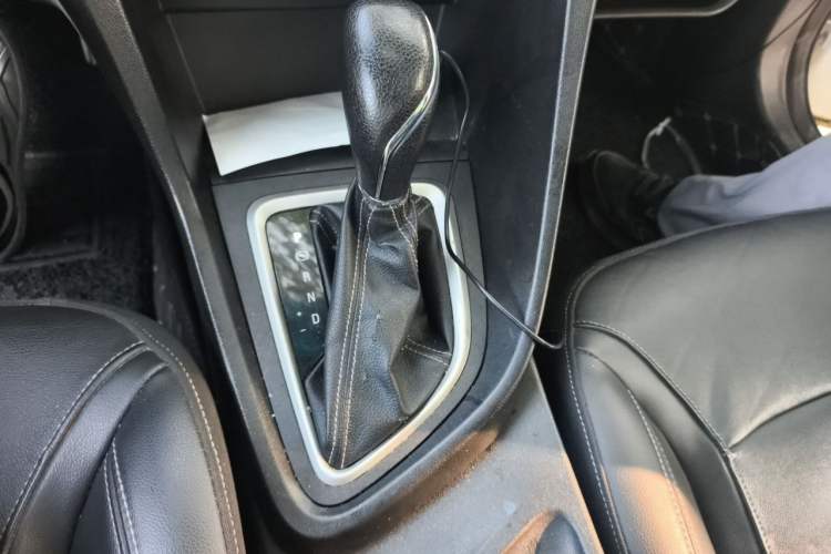 Used Buick GT 2018 18T Automatic Elite Model Gear Lever