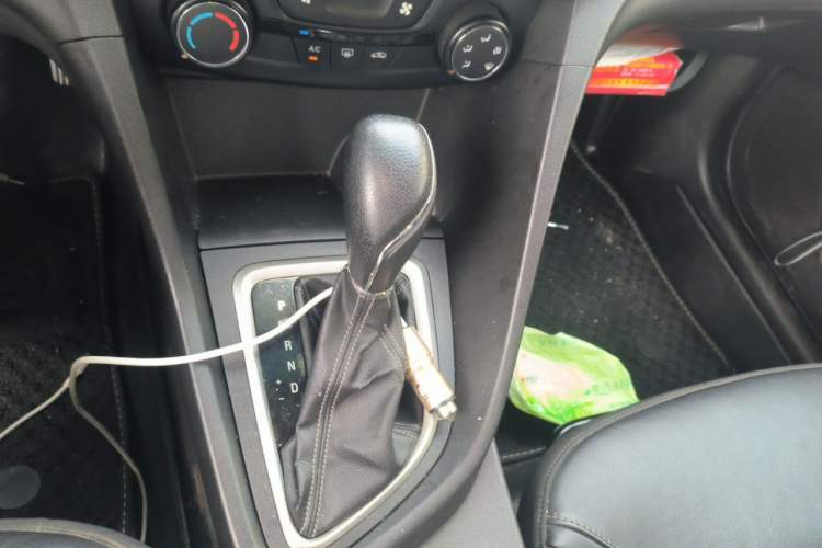 Used Buick GT 2018 18T Automatic Elite Model Gear Lever