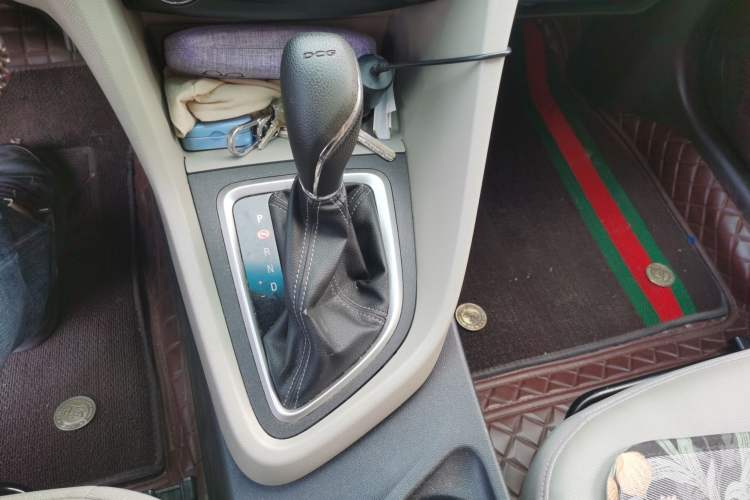 Used Buick GT 2018 15T Dual-Clutch Elite Model China V Standard Gear Lever