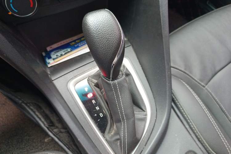 Used Buick GT 2018 18T Automatic Elite Model Gear Lever