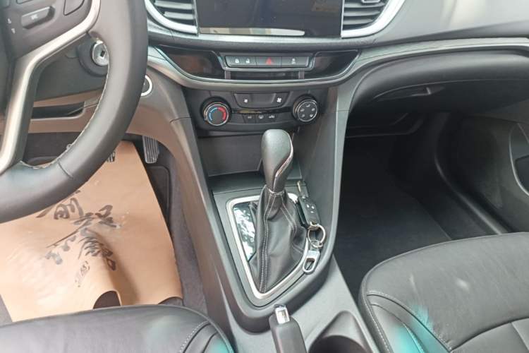 Used Buick GT 2018 18T Automatic Elite Model Gear Lever