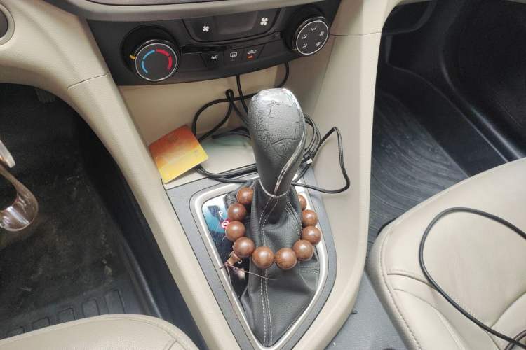 Used Buick GT 2018 15T Dual-Clutch Elite Model China V Standard Gear Lever