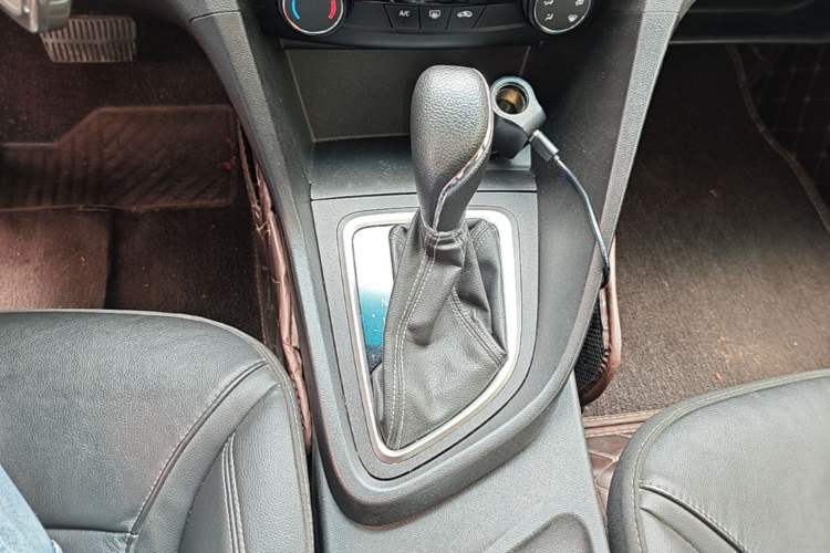 Used Buick GT 2018 18T Automatic Elite Model Gear Lever