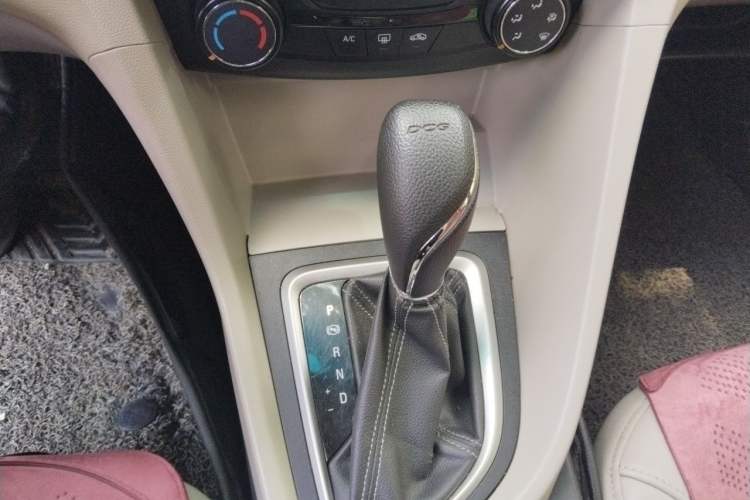 Used Buick GT 2018 15T Dual-Clutch Elite Model China V Standard Gear Lever