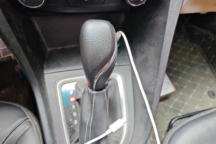 Used Buick GT 2018 18T Automatic Elite Model Gear Lever