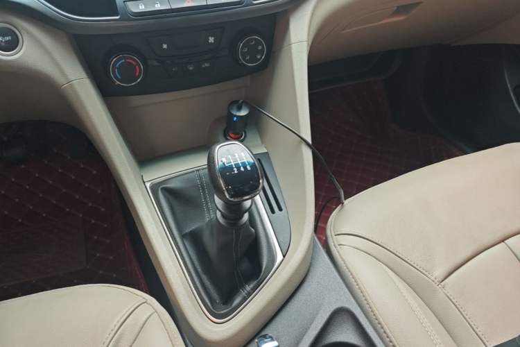 Used Buick GT 2018 15T Manual Elite Version China V Standard Gear Lever