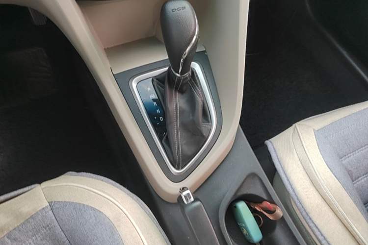 Used Buick GT 2018 15T Dual-Clutch Elite Model China V Standard Gear Lever