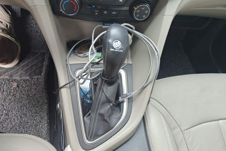 Used Buick GT 2018 15T Dual-Clutch Elite Model China V Standard Gear Lever