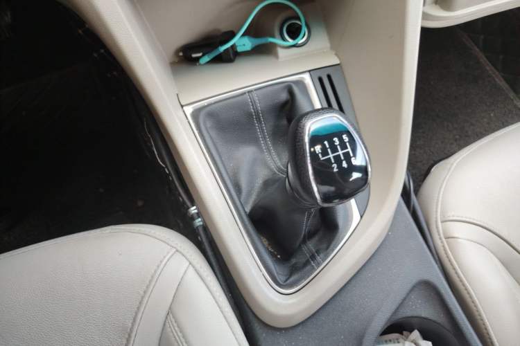 Used Buick GT 2018 15T Manual Elite Version China V Standard Gear Lever