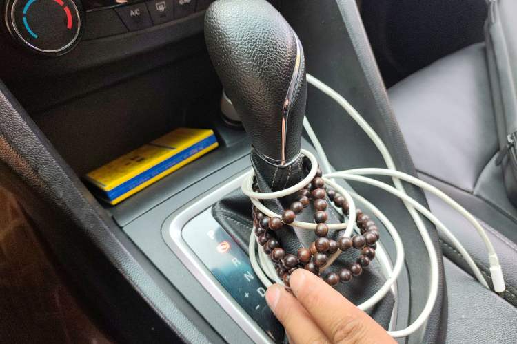 Used Buick GT 2018 18T Automatic Elite Model Gear Lever