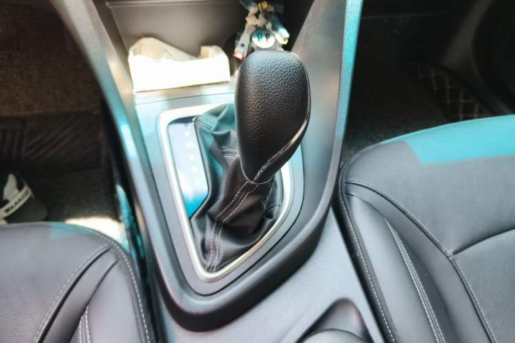 Used Buick GT 2018 18T Automatic Elite Model Gear Lever