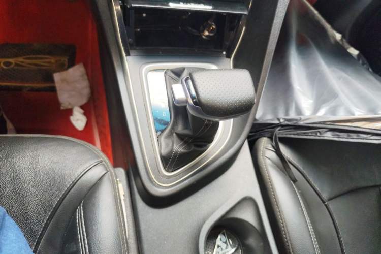Used Buick GT 2018 18T Automatic Elite Model Gear Lever