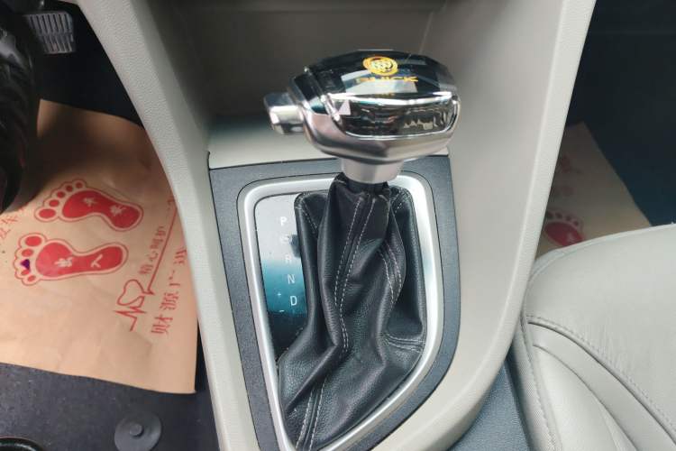 Used Buick GT 2018 15T Dual-Clutch Elite Model China V Standard Gear Lever