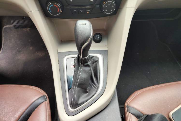 Used Buick GT 2018 15T Dual-Clutch Advanced Model China V Standard Gear Lever
