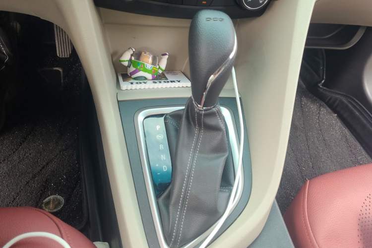 Used Buick GT 2018 15T Dual-Clutch Elite Model China V Standard Gear Lever