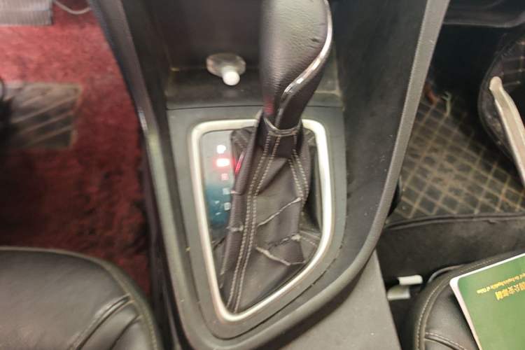Used Buick GT 2018 18T Automatic Elite Model Gear Lever