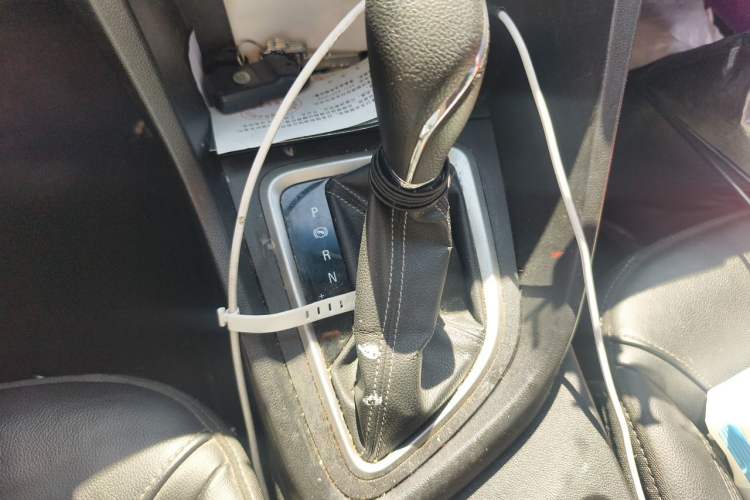 Used Buick GT 2018 18T Automatic Elite Model Gear Lever