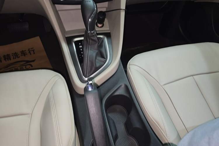 Used Buick GT 2018 15T Dual-Clutch Elite Model China V Standard Gear Lever